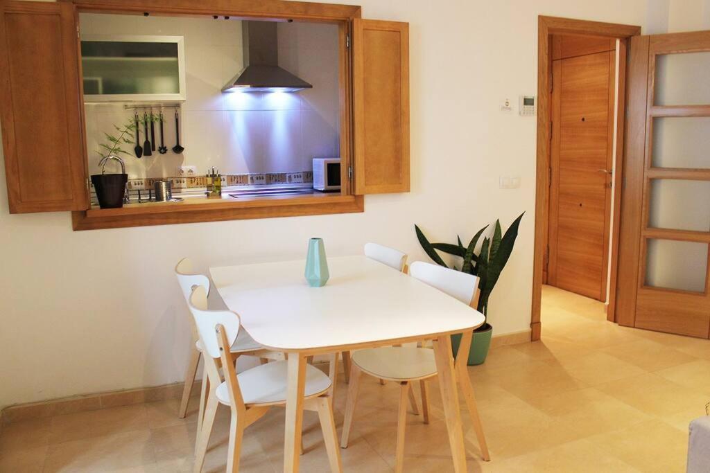 צ'יקלנה דה לה פרונטרה Fancy Apartment In A Historic House, Chiclana City Center By C. Dreams מראה חיצוני תמונה